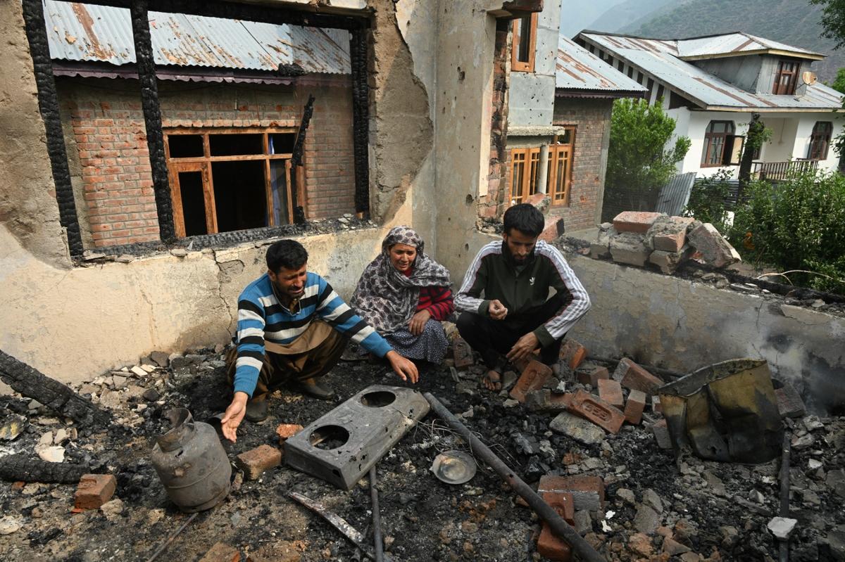 operation sindoor: shelling by pakistani troops in j&k's poonch, kupwara, baramulla, uri and akhnoor areas